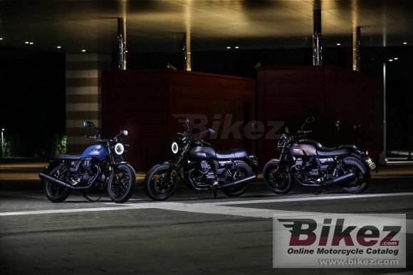 2020 Moto Guzzi V7 III Stone Night Pack