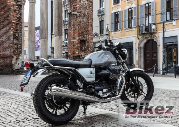 2020 Moto Guzzi V7III Milano