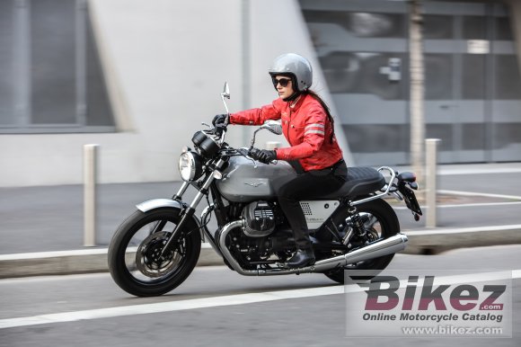 2020 Moto Guzzi V7III Milano