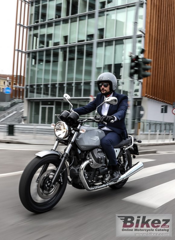 2020 Moto Guzzi V7III Milano