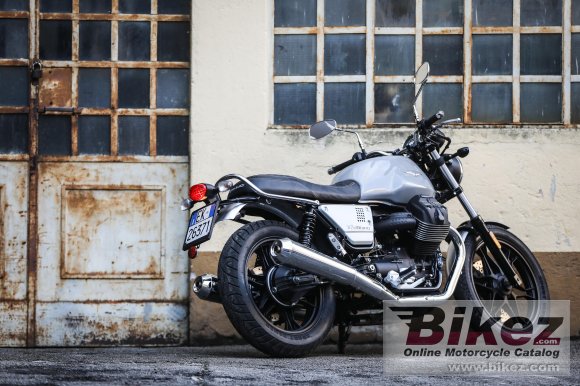 2020 Moto Guzzi V7III Milano