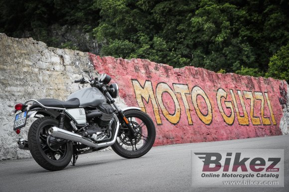 2020 Moto Guzzi V7III Milano