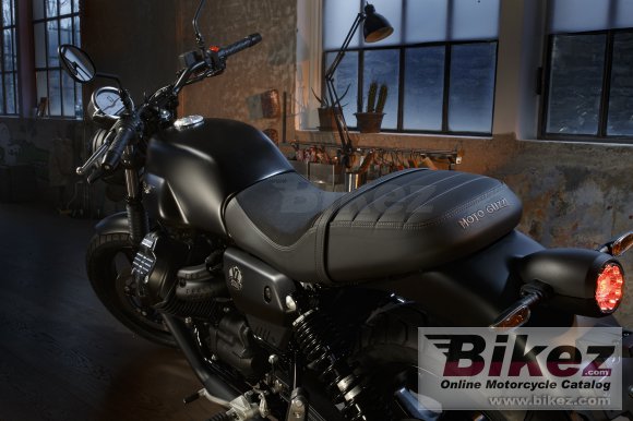 2021 Moto Guzzi V7 Stone