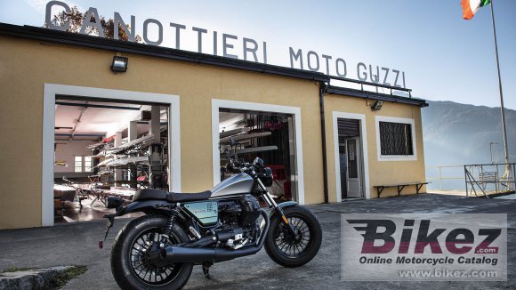 2021 Moto Guzzi V9 Bobber Centenario