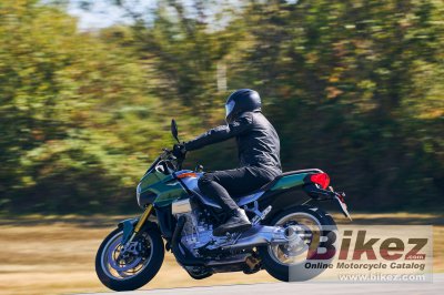 2022 Moto Guzzi V100 Mandello