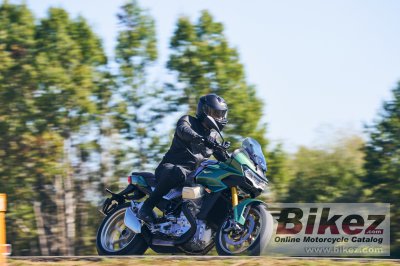 2022 Moto Guzzi V100 Mandello