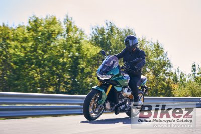 2022 Moto Guzzi V100 Mandello