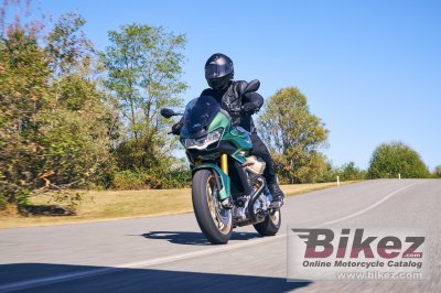 2022 Moto Guzzi V100 Mandello