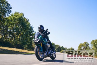 2022 Moto Guzzi V100 Mandello