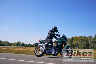 2022 Moto Guzzi V100 Mandello