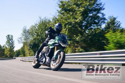 2022 Moto Guzzi V100 Mandello