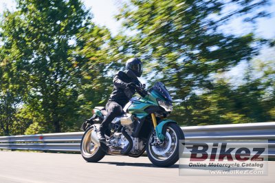 2022 Moto Guzzi V100 Mandello