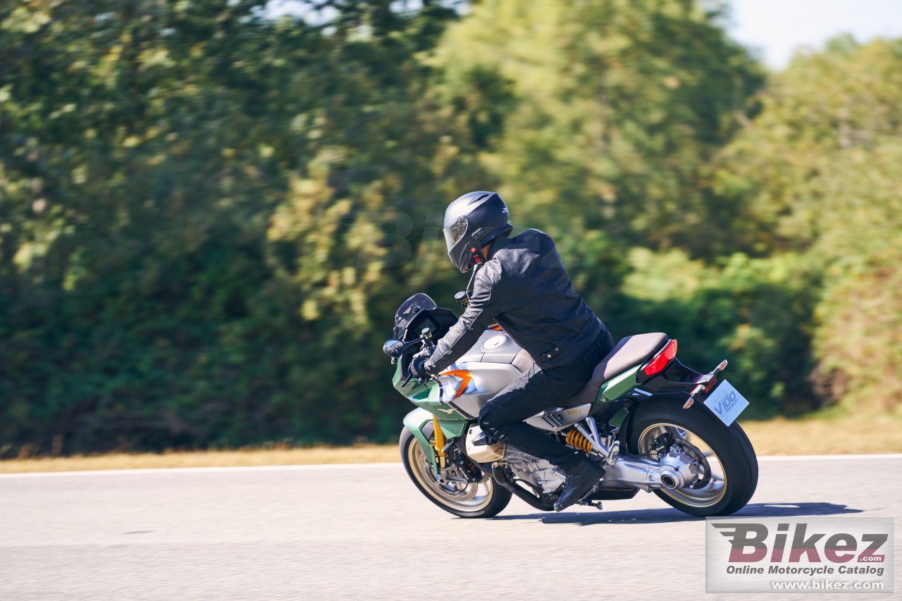 Moto Guzzi V100 Mandello