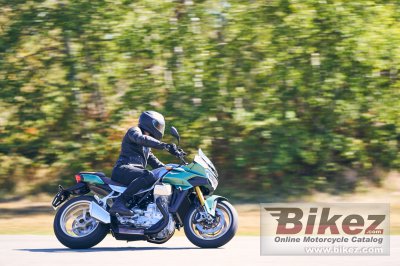 2022 Moto Guzzi V100 Mandello