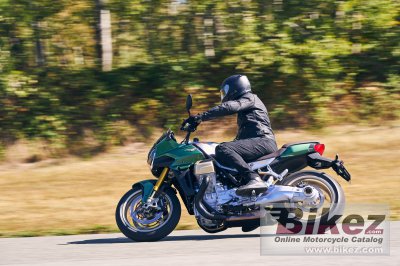 2022 Moto Guzzi V100 Mandello