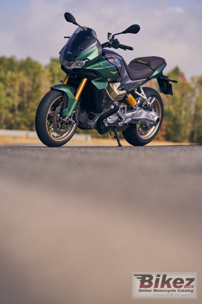 2022 Moto Guzzi V100 Mandello