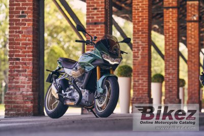2022 Moto Guzzi V100 Mandello