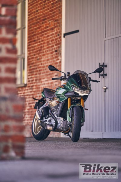 2022 Moto Guzzi V100 Mandello
