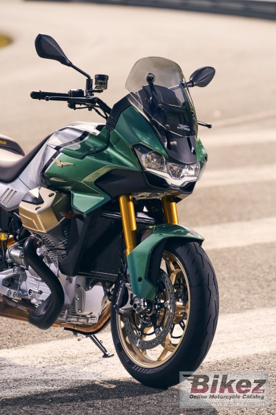2022 Moto Guzzi V100 Mandello
