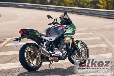 2022 Moto Guzzi V100 Mandello