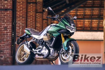 2022 Moto Guzzi V100 Mandello