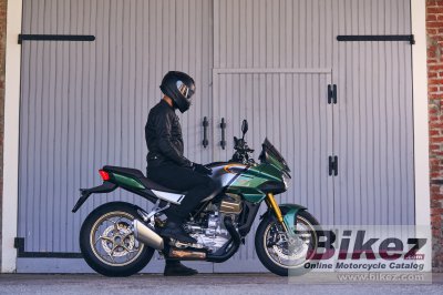 2022 Moto Guzzi V100 Mandello