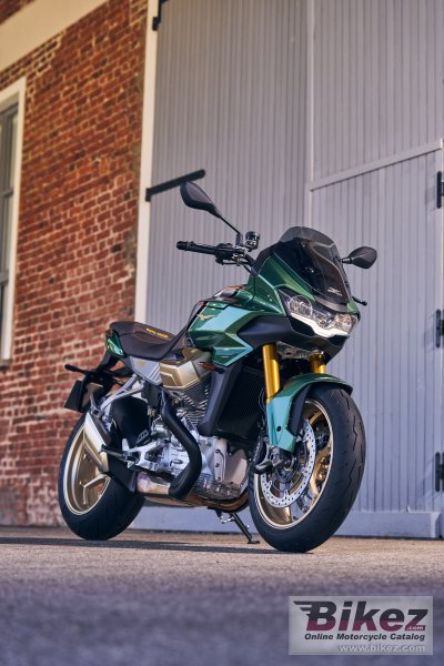 2022 Moto Guzzi V100 Mandello