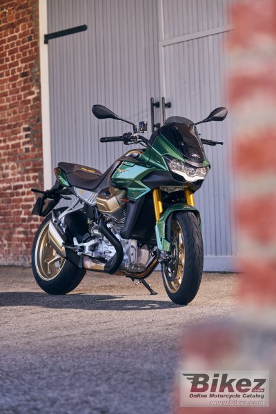 2022 Moto Guzzi V100 Mandello