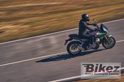 2022 Moto Guzzi V100 Mandello