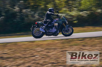 2022 Moto Guzzi V100 Mandello