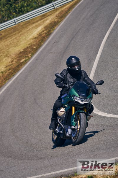 2022 Moto Guzzi V100 Mandello