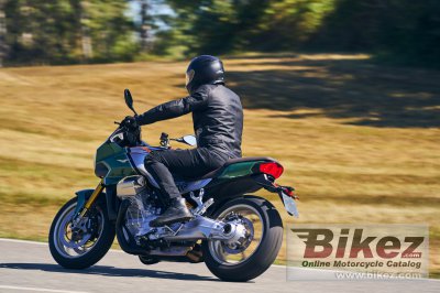 2022 Moto Guzzi V100 Mandello