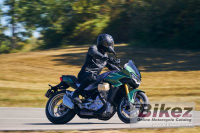 2022 Moto Guzzi V100 Mandello
