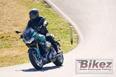 2022 Moto Guzzi V100 Mandello