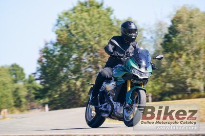 2022 Moto Guzzi V100 Mandello