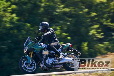 2022 Moto Guzzi V100 Mandello