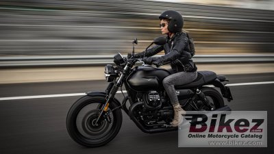 2022 Moto Guzzi V7 Stone
