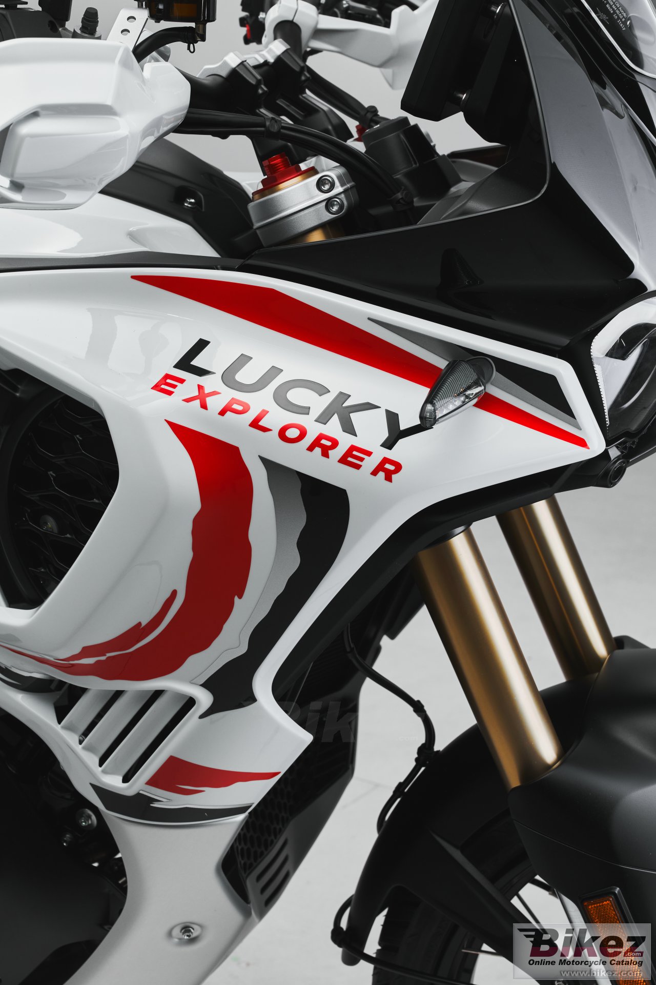 MV Agusta Lucky Explorer 9.5