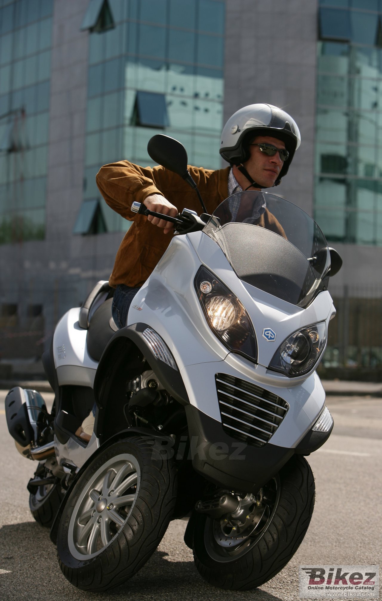 Piaggio MP3 400 poster