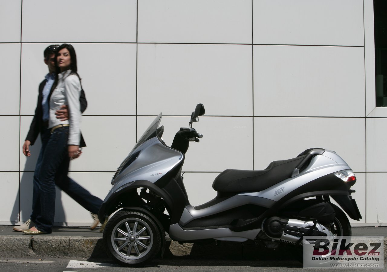 Piaggio MP3 400