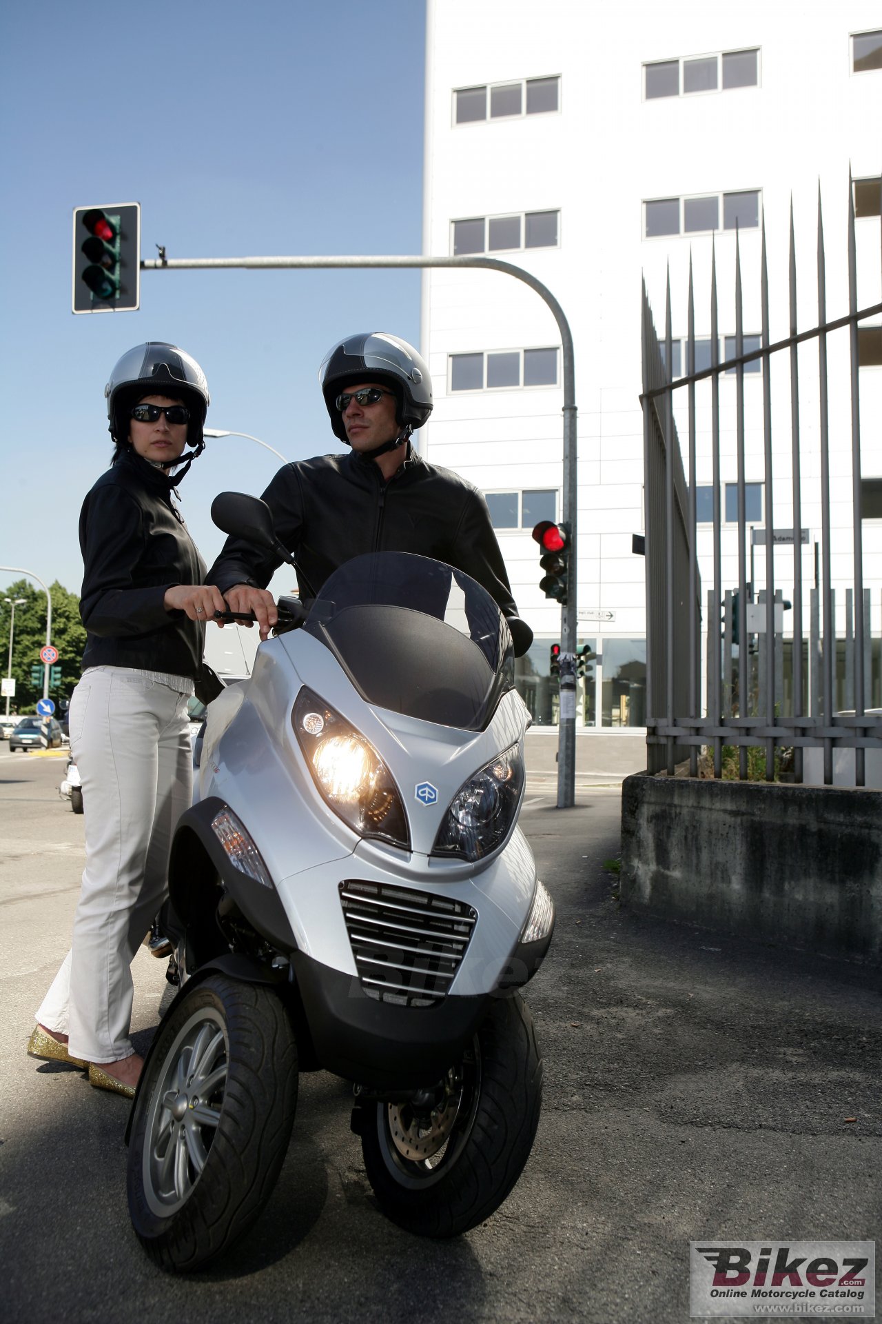 Piaggio MP3 400