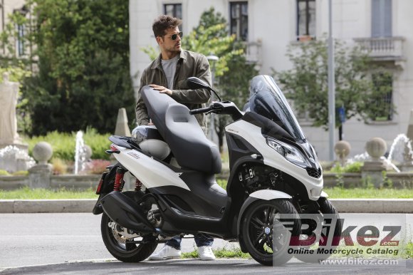 2020 Piaggio MP3 300 hpe Sport