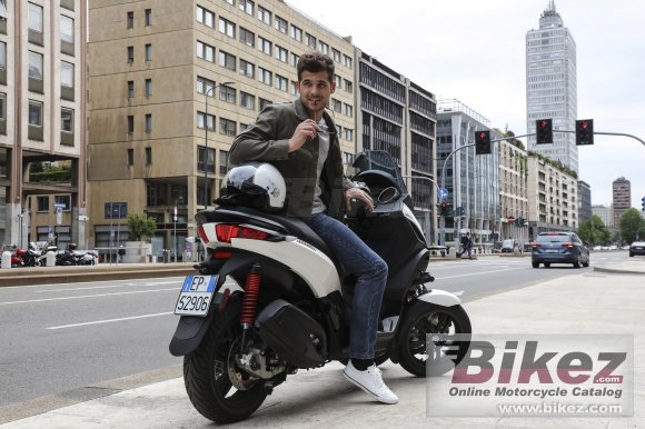 2020 Piaggio MP3 300 hpe Sport