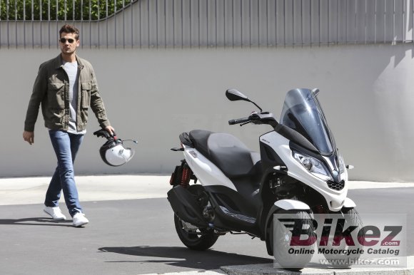 2020 Piaggio MP3 300 hpe Sport