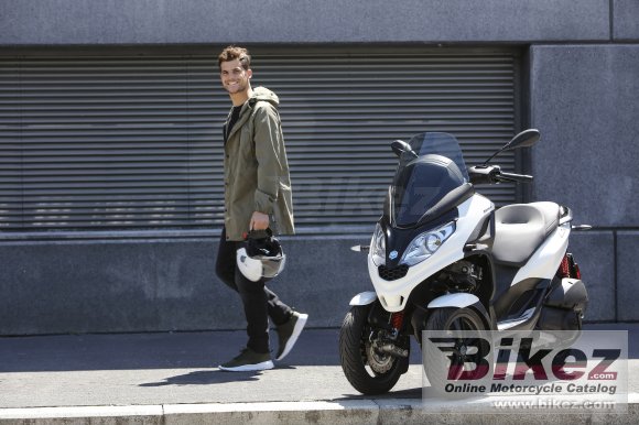 2020 Piaggio MP3 300 hpe Sport