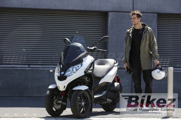 2020 Piaggio MP3 300 hpe Sport