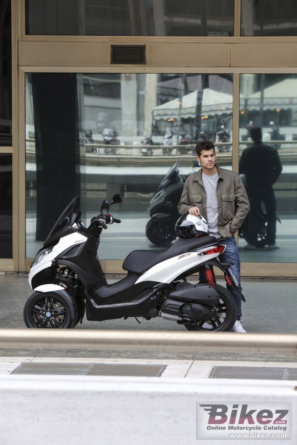 2020 Piaggio MP3 300 hpe Sport