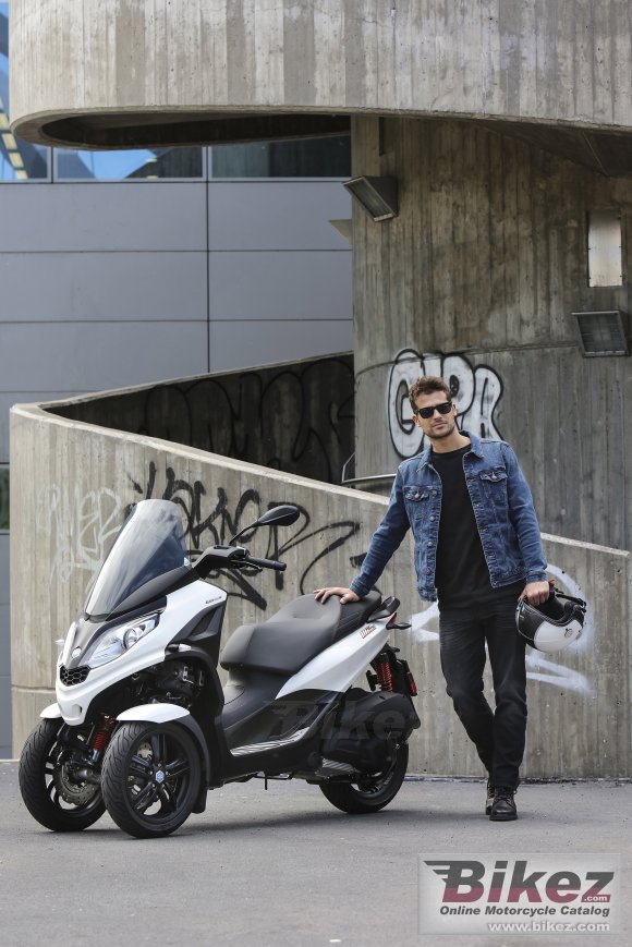 2020 Piaggio MP3 300 hpe Sport