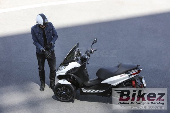 2020 Piaggio MP3 300 hpe Sport