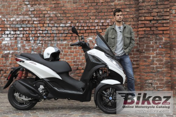 2020 Piaggio MP3 300 hpe Sport